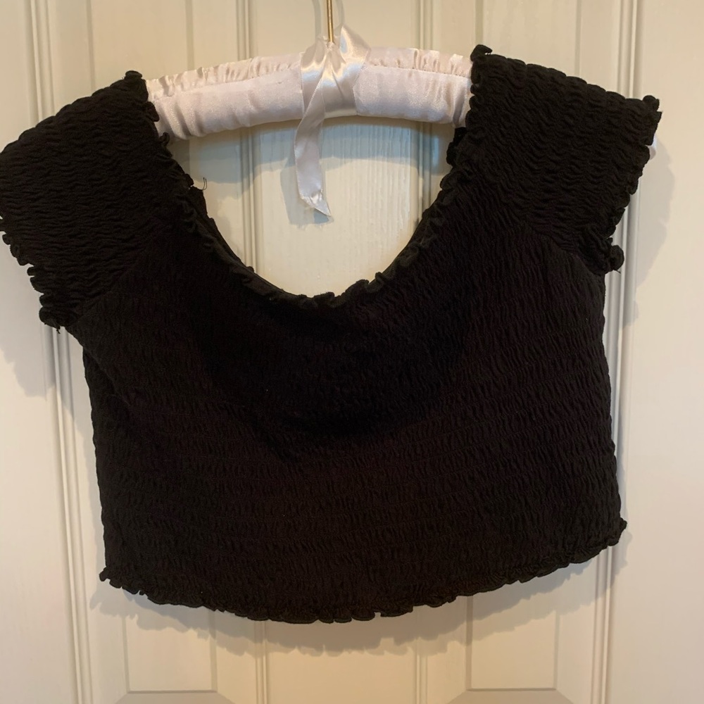 Black crop top from H&M